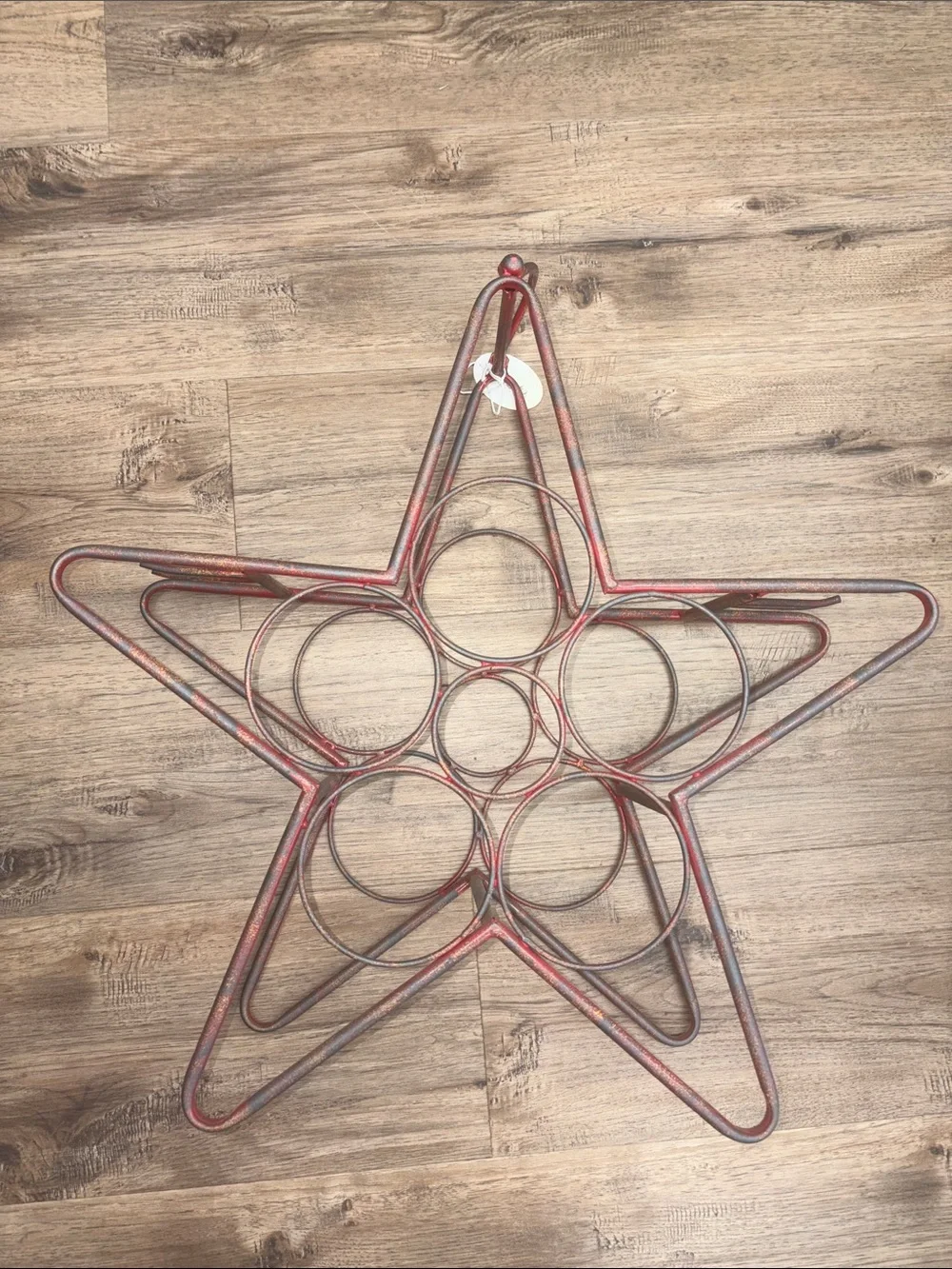 Red Star-Shaped Metal Bottle Rack - Decorative Wine Holder